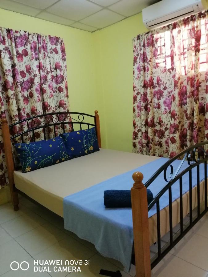 Layla * Batu Pahat