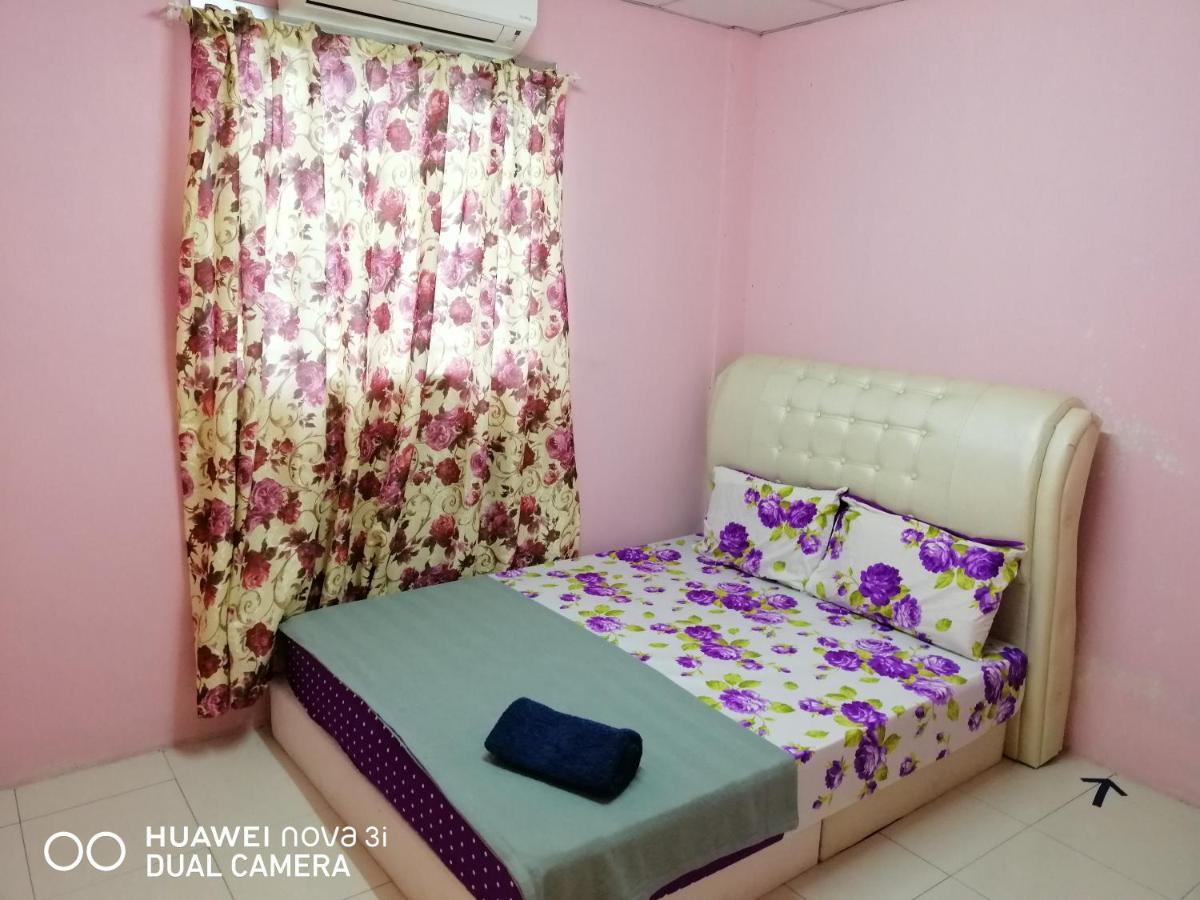 Layla * Batu Pahat